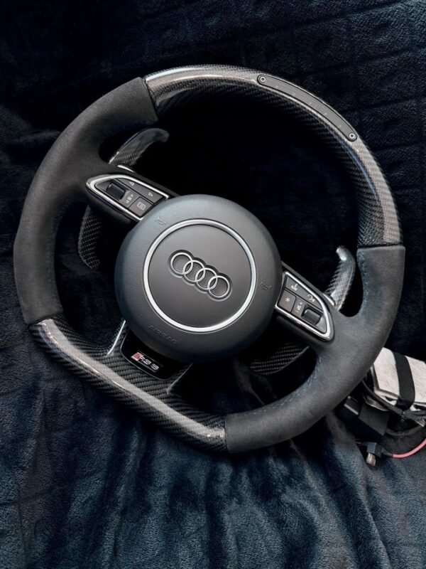 Audi RS6 4G Carbon-Alcantara-Lenkrad mit Schaltblitz