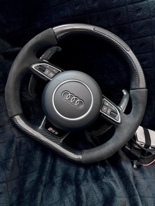 Audi RS6 4G Carbon-Alcantara-Lenkrad mit Schaltblitz