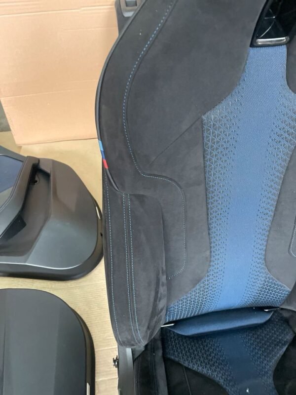 BMW 1 F40 M-Sport Innenausstattung Sitze alcantara