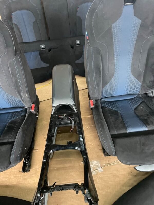 BMW 1 F40 M-Sport Innenausstattung Sitze alcantara