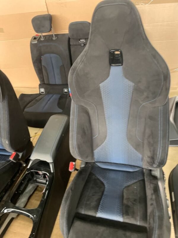 BMW 1 F40 M-Sport Innenausstattung Sitze alcantara