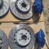 BMW M2 F87 M3 F80 M4 F82 Bremsen Bremsscheiben Klötze Sättel SET