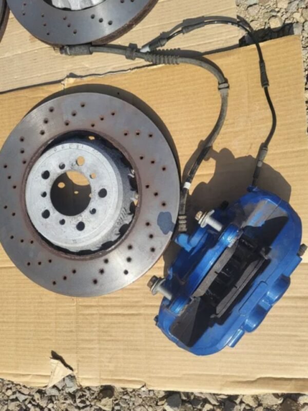 BMW M2 F87 M3 F80 M4 F82 Bremsen Bremsscheiben Klötze Sättel SET