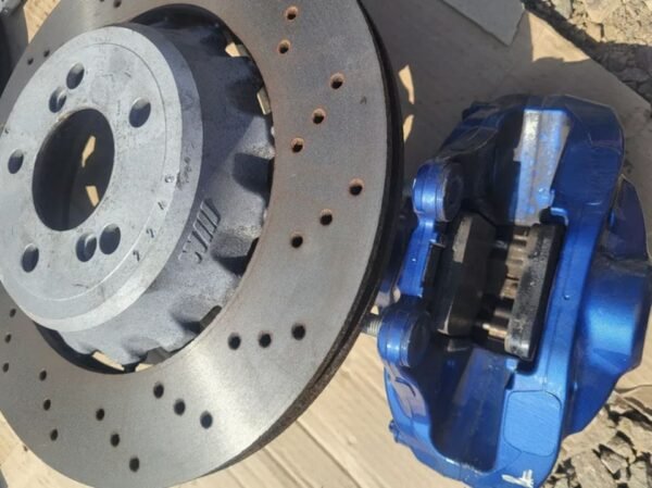 BMW M2 F87 M3 F80 M4 F82 Bremsen Bremsscheiben Klötze Sättel SET