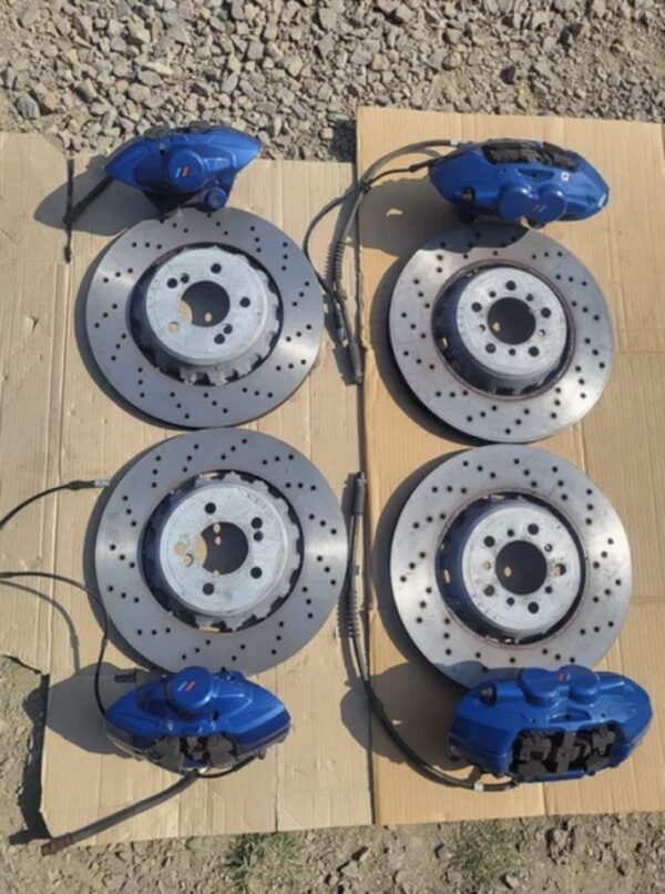 BMW M2 F87 M3 F80 M4 F82 Bremsen Bremsscheiben Klötze Sättel SET