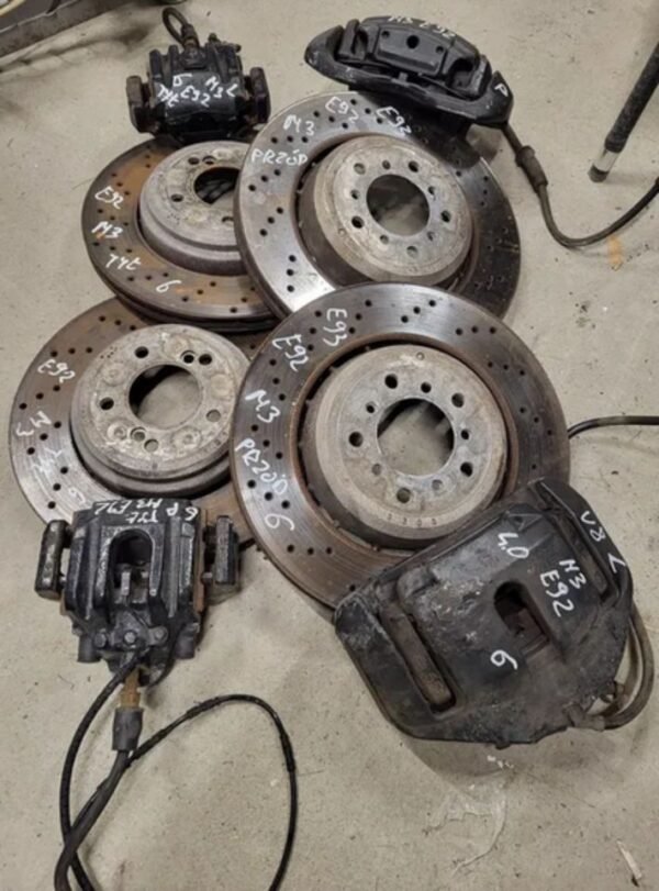 BMW M3 E90 E92 Bremsen SET Bremsscheiben Bremssklötze Bremssättel