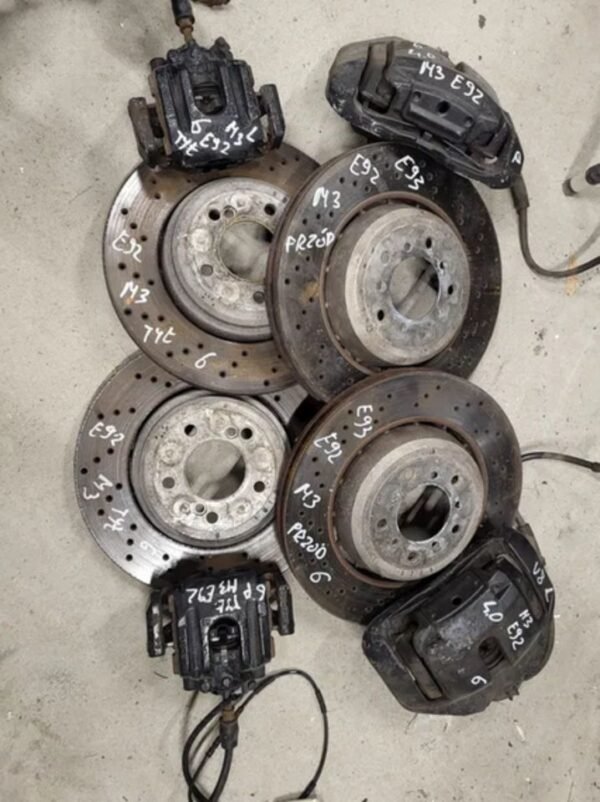 BMW M3 E90 E92 Bremsen SET Bremsscheiben Bremssklötze Bremssättel