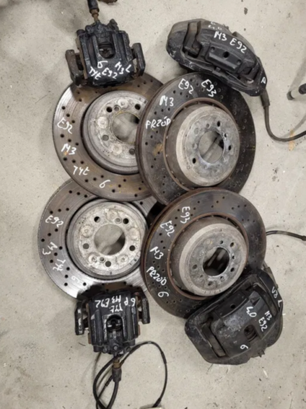 BMW M3 E90 E92 Bremsen SET Bremsscheiben Bremssklötze Bremssättel