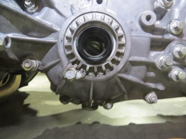 JDM 2008-2014 SUBARU WRX AWD MANUAL TRANSMISSION TY758VBAAA REAR DIFFERENTIAL 4.11