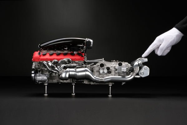Ferrari Daytona SP3 V12 F140HC Engine and Gearbox (2022)